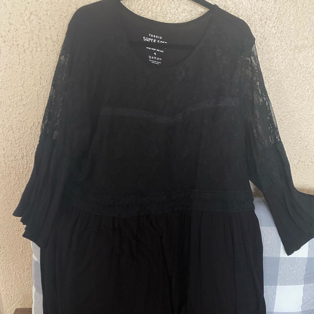 EUC Torrid super soft bell sleeve tunic - Sz. 4